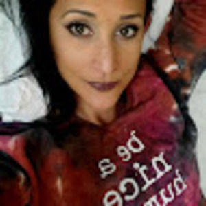 Meet your Posher, Adela